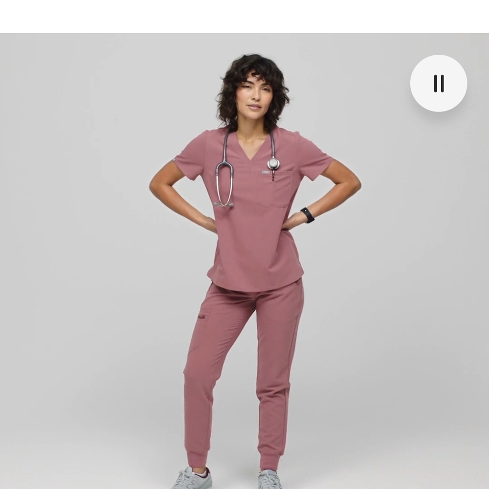 NEW Figs Scrub Set in Mauve